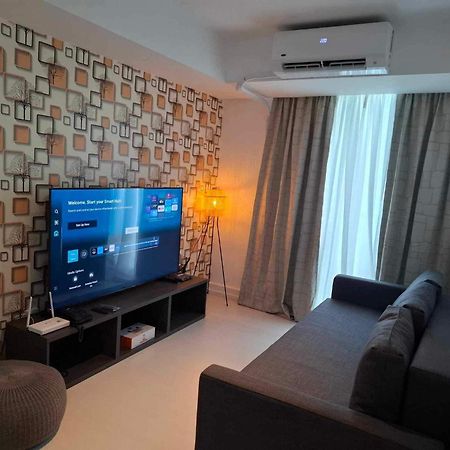 Manila Urban Resort at Azure Exterior foto