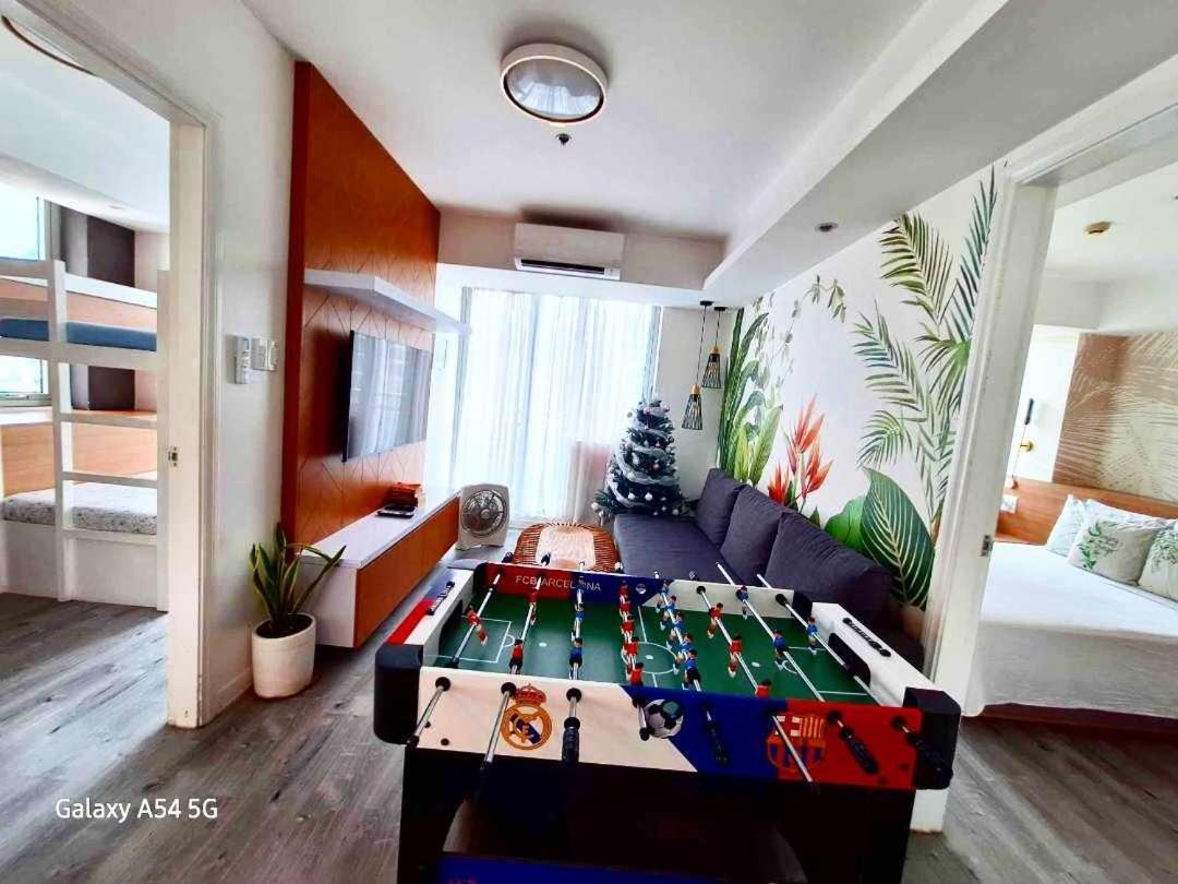 Manila Urban Resort at Azure Exterior foto