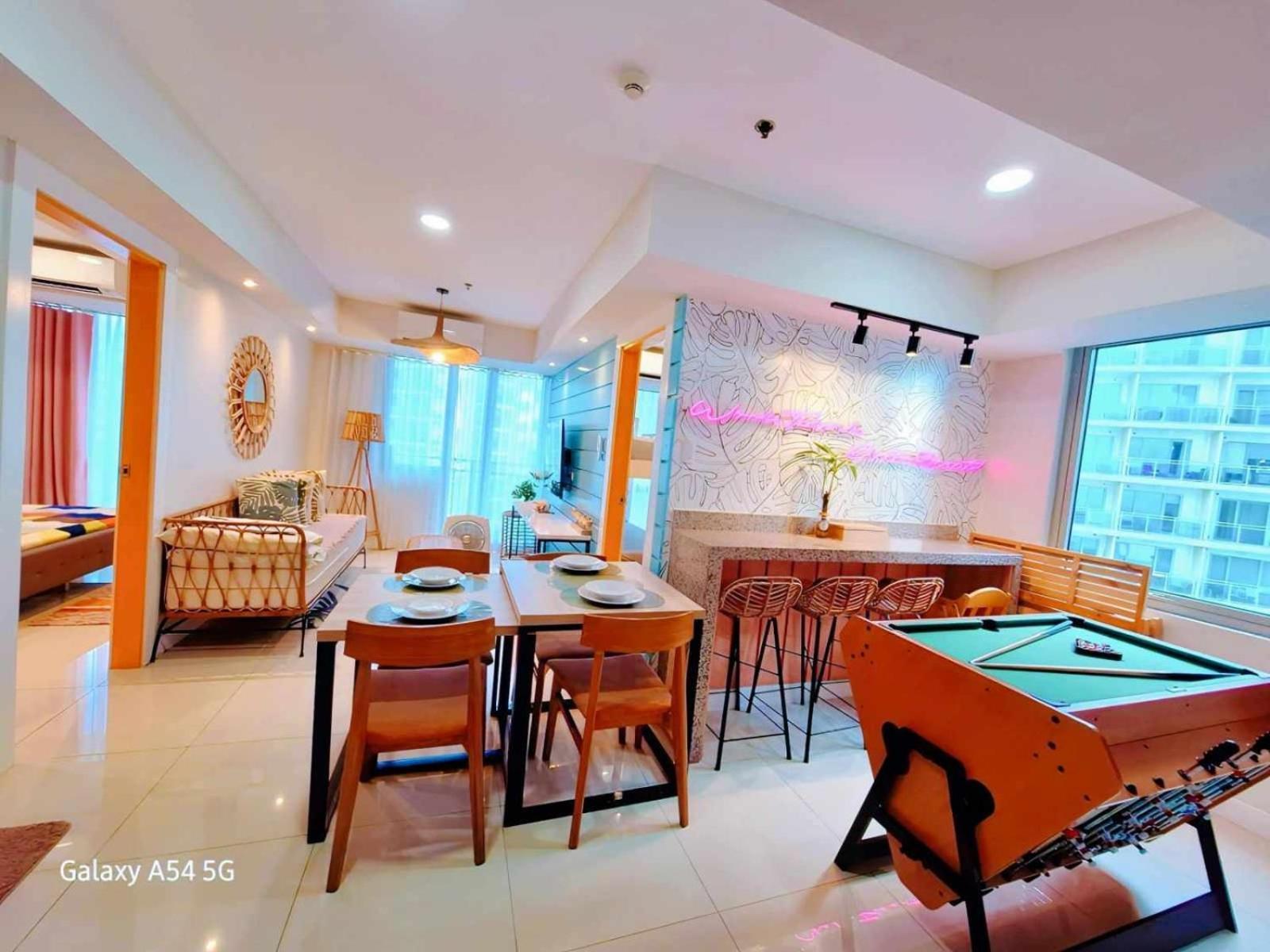 Manila Urban Resort at Azure Exterior foto