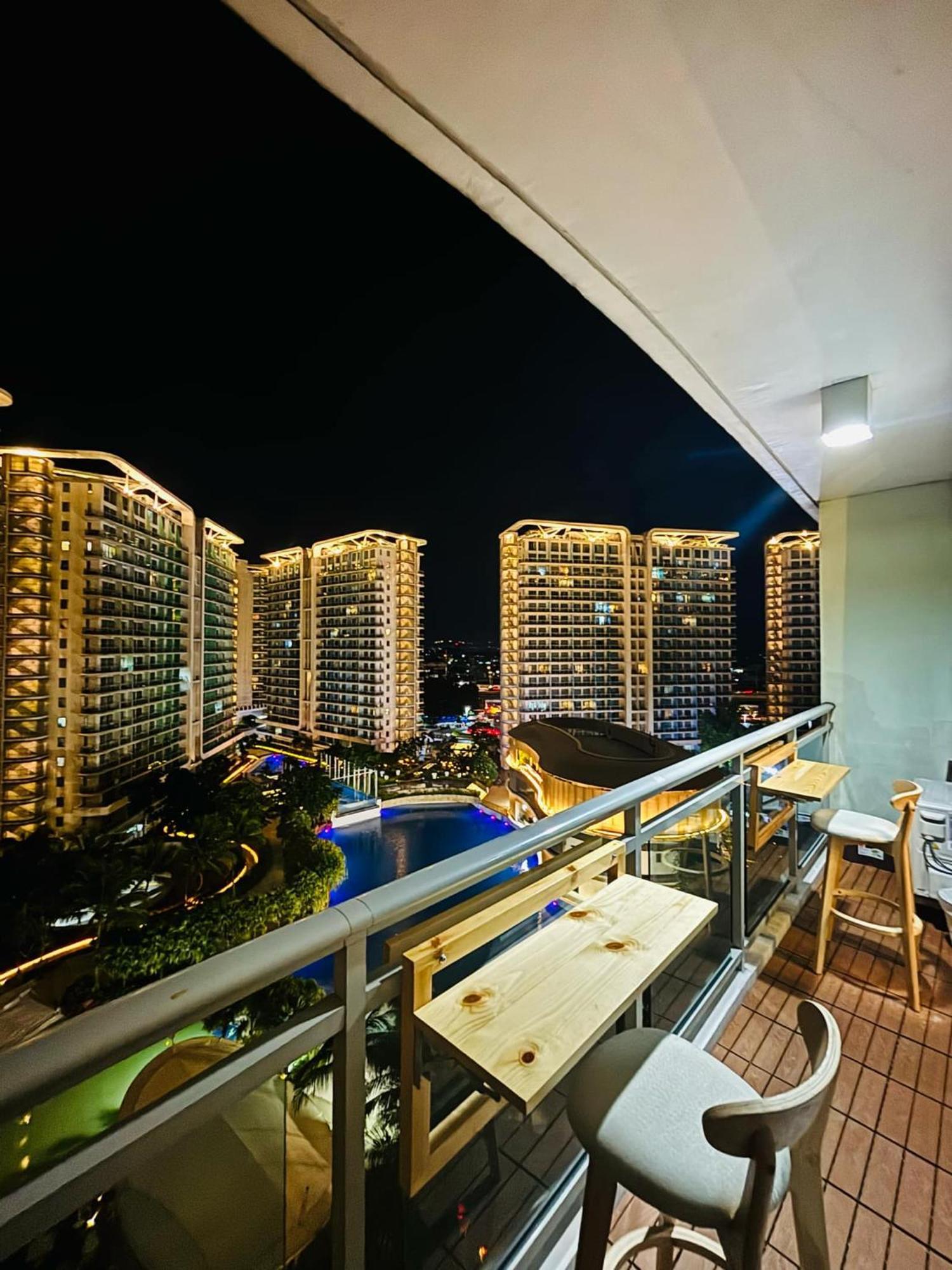 Manila Urban Resort at Azure Exterior foto